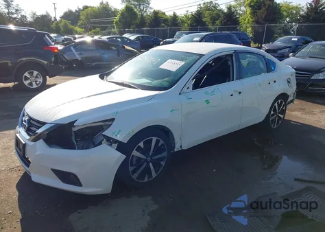 2018 Nissan Altima 2.5 Sr из США, поврежденный, VIN 1N4AL3AP1JC140640